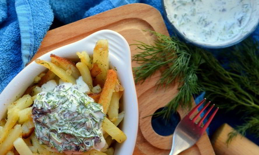Рецепт классического жареного картофеля со свежим соусом