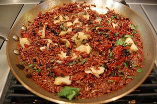 Красный рис с артишоками и кардамоном