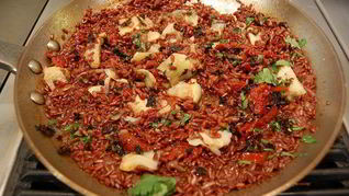 Красный рис с артишоками и кардамоном