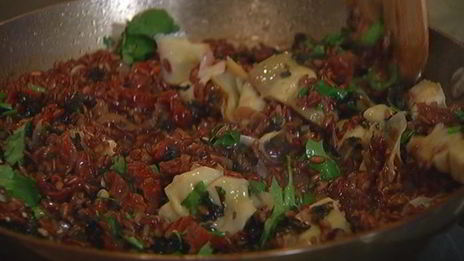 красный рис с артишоками и кардамоном