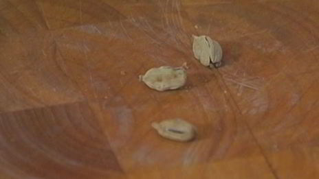 красный рис с артишоками и кардамоном