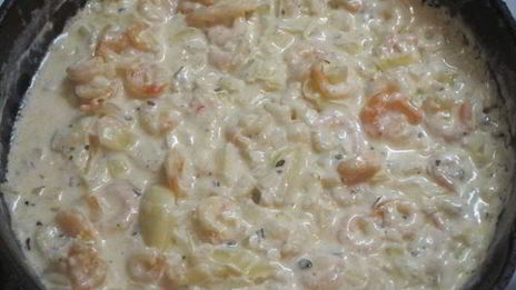 красный рис с креветочным кремом