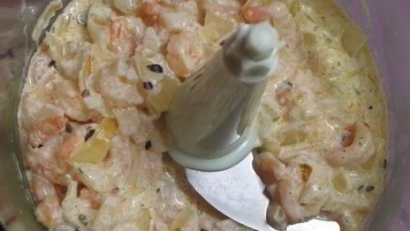 красный рис с креветочным кремом