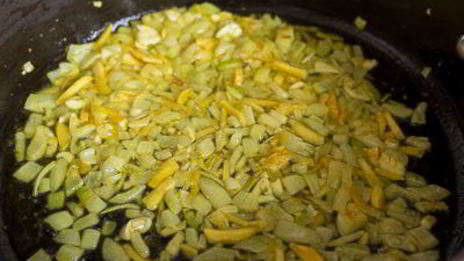 пряный рис с сухофруктами