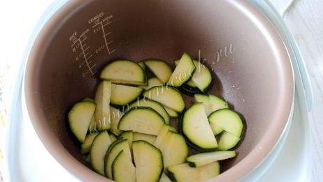 рис с кабачками и курицей в мультиварке