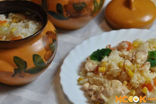 Рис с курицей в горшочках