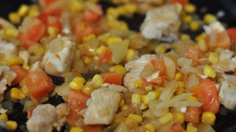 рис с курицей в горшочках