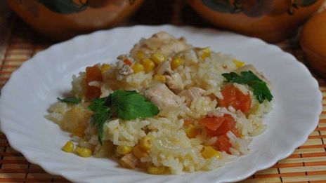 рис с курицей в горшочках
