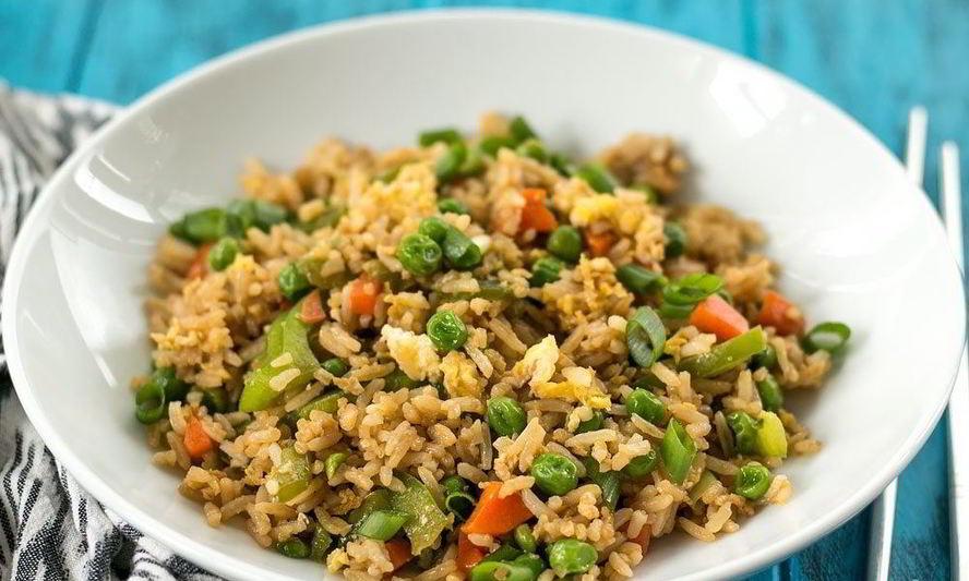 Рецепт риса с овощами на сковороде