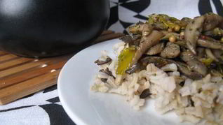 Смешанный рис с вешенками