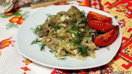 жареный картофель с мясом и яйцом