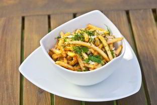 Жареный картофель с травами и сыром по-итальянски