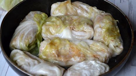 голубцы с фаршем и рисом в кастрюле