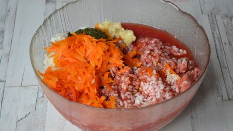 голубцы с фаршем и рисом в кастрюле