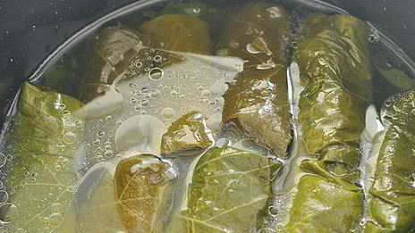 голубцы в виноградных листьях