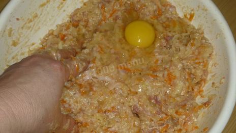 ленивые голубцы с рисом капустой и фаршем в кастрюле