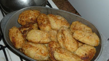 ленивые голубцы с рисом капустой и фаршем в кастрюле