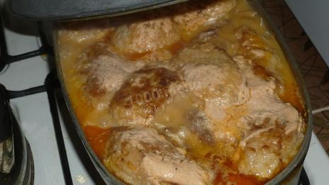 ленивые голубцы с рисом капустой и фаршем в кастрюле