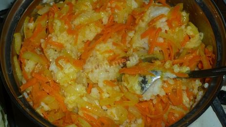 ленивые голубцы с рисом капустой и фаршем в кастрюле