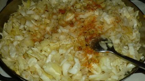 ленивые голубцы с рисом капустой и фаршем в кастрюле