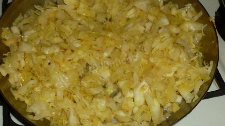 ленивые голубцы с рисом капустой и фаршем в кастрюле