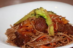 Гречневая лапша с говядиной