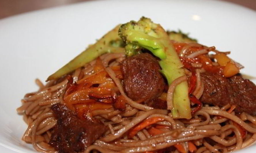 Рецепт гречневой лапши с говядиной