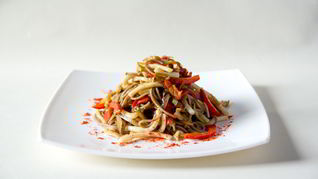 Гречневая лапша с кальмарами