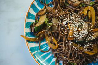 Гречневая лапша с овощами