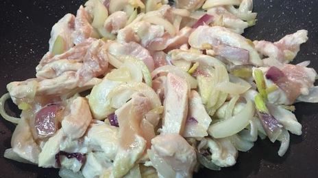 гречневая лапша соба с курицей и овощами