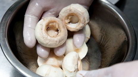 шампиньоны, фаршированные мясом