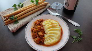 Гуляш из свинины