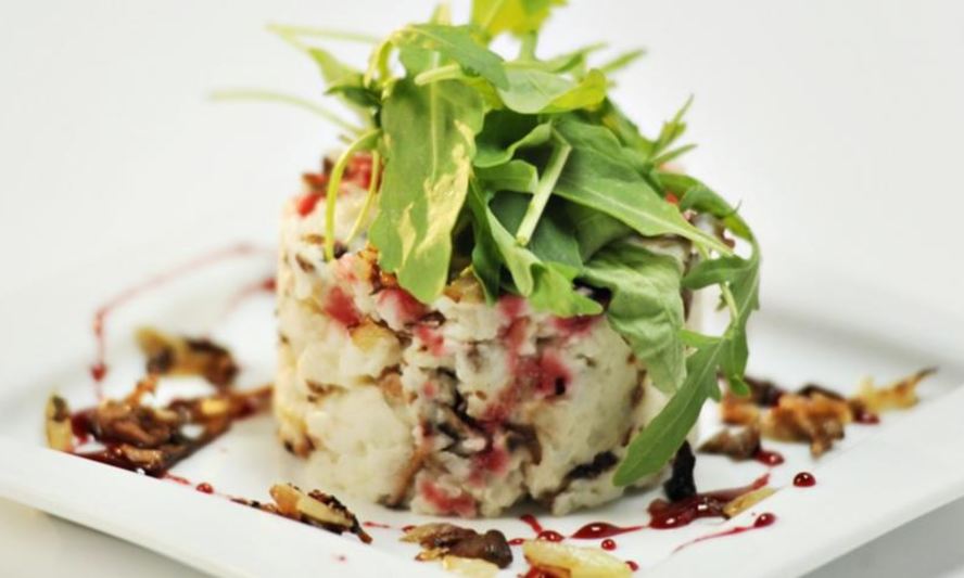 Рецепт картофельного пюре с белыми грибами и свекольной карамелью