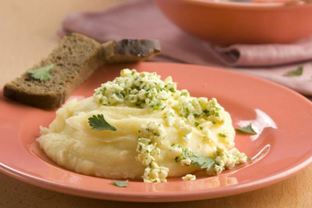 Картофельное пюре с яйцом и маслом