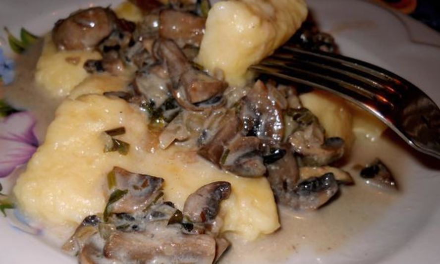 Рецепт картофельных ньокков с грибной подливкой