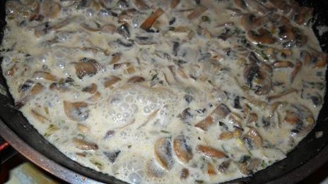 картофельные ньокки с грибной подливкой