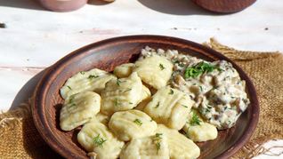 Картофельные ньокки с грибным соусом