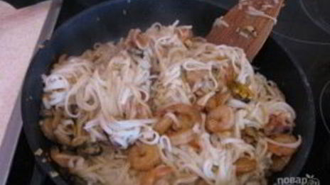 китайская лапша с морепродуктами