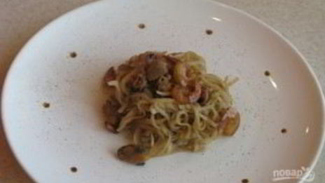 китайская лапша с морепродуктами