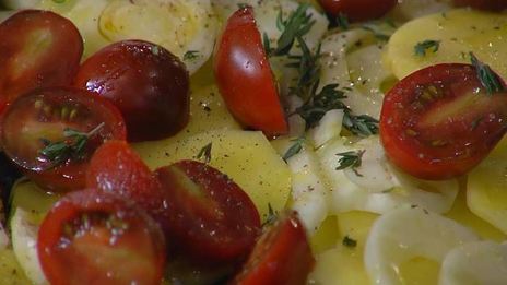 бараньи котлетки на косточке с запеченными овощами и соусом из петрушки