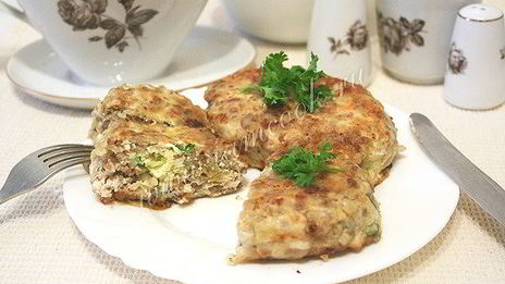 гречаники из куриного фарша с начинкой