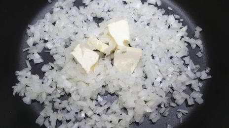 картофельные котлеты с грибной подливой