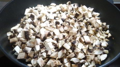 картофельные котлеты с грибной подливой