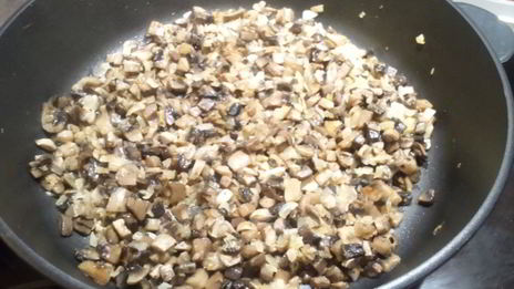 картофельные котлеты с грибной подливой