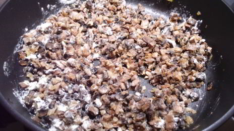 картофельные котлеты с грибной подливой