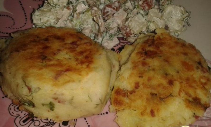 Рецепт картофельных котлет с колбасным фаршем