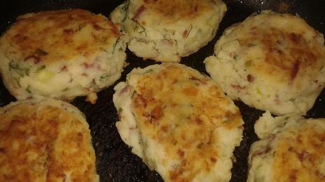 картофельные котлеты с колбасным фаршем