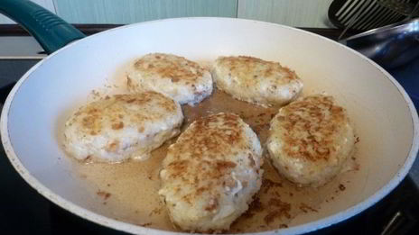 котлетки из кальмара и риса