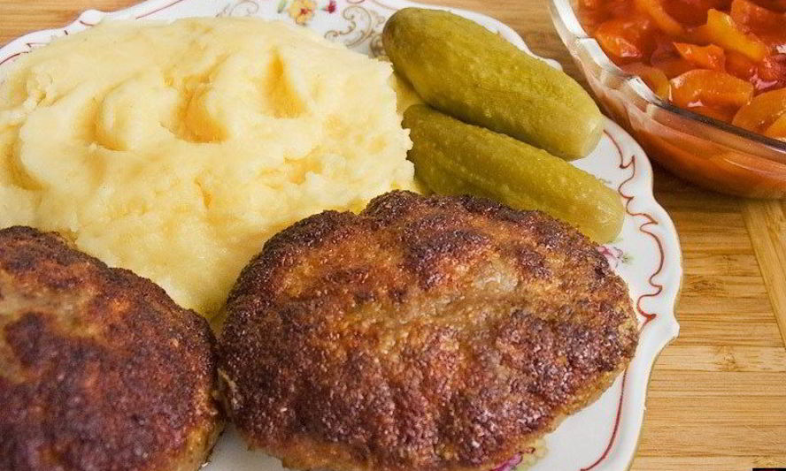 Рецепт котлет из домашнего фарша в сухарях