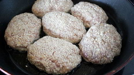 котлеты из индейки в кунжуте